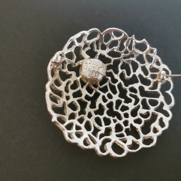 Large Vintage Sarah Coventry Sliver Domed Brooch Pin with Faux Pearl (BS-SC) - Picture 2 of 6